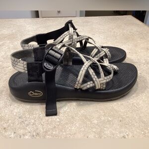 Chaco women’s strappy sandals SZ 8 hiking, camping outdoors, trails Gorpcore